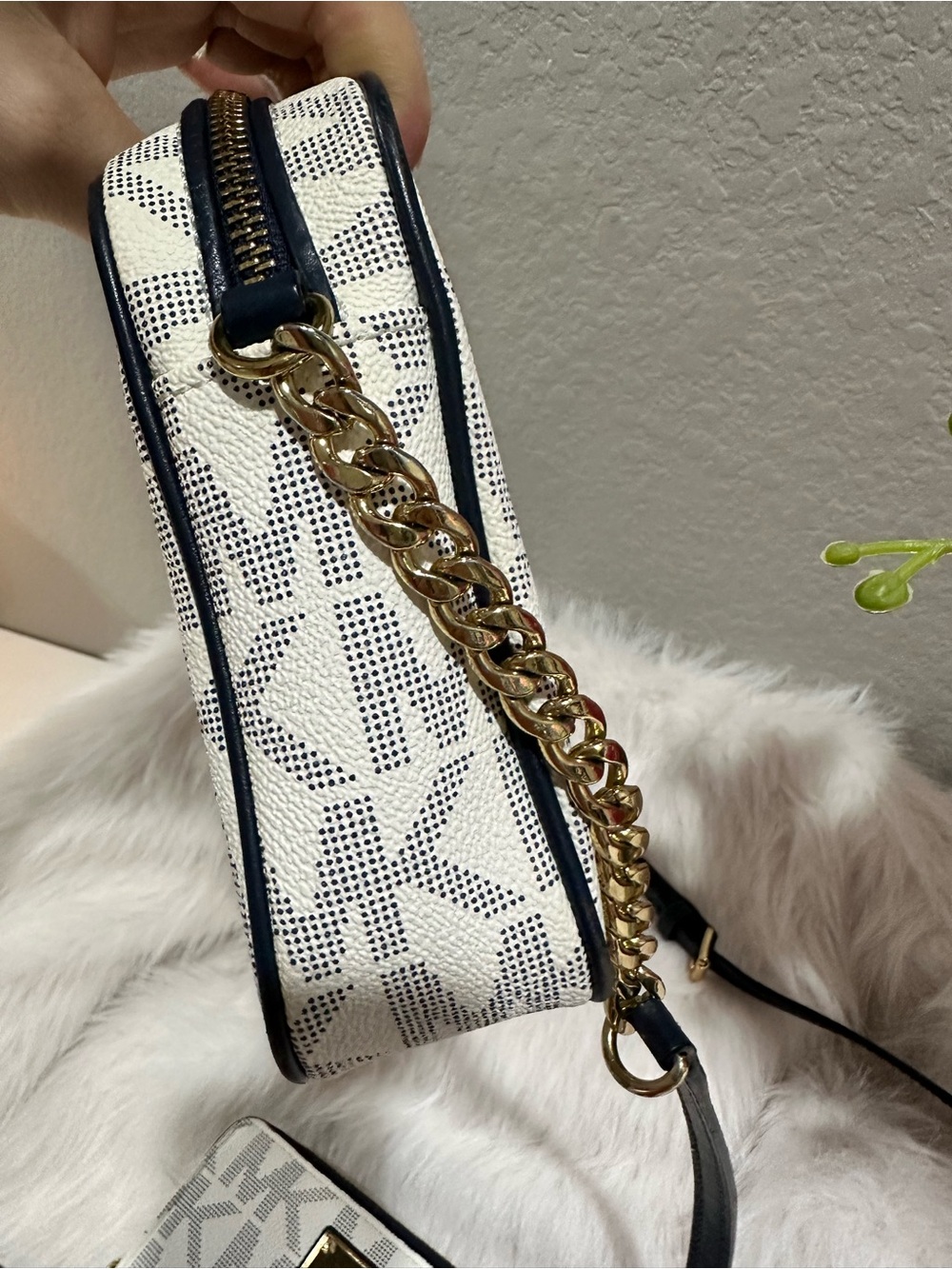 Michael Kors White-Navy Signature Print Logo Crossbody Bag with Matching Wallet - Picture 8 of 16